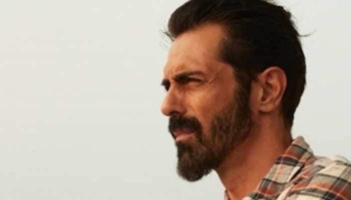 Arjun Rampal Posts New Year Wishes Says I Have Never Been On The Wrong Side Of The Law People News Zee News Find this pin and more on xy. arjun rampal posts new year wishes