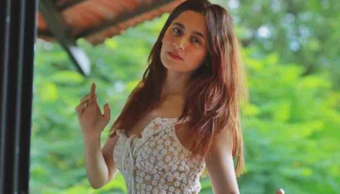 Sanjeeda Shaikh&#039;s latest white swimsuit video will take your breath away, &#039;Ufff, beautiful&#039;, comments a fan, watch