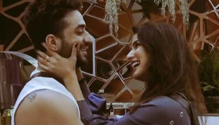Bigg Boss 14: Jasmin Bhasin gets evicted, rallies fans to help Aly Goni win