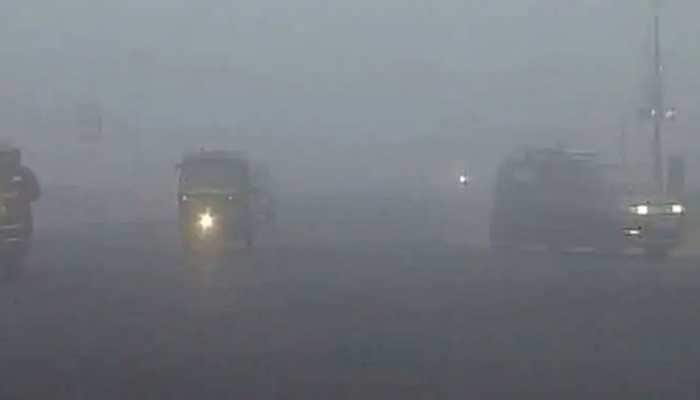 Dense fog envelops Delhi-NCR, poor visibility in many areas, air quality in &#039;severe&#039; category