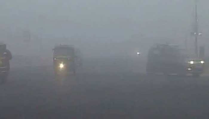 Dense fog envelops Delhi-NCR, poor visibility in many areas, air quality in 'severe' category