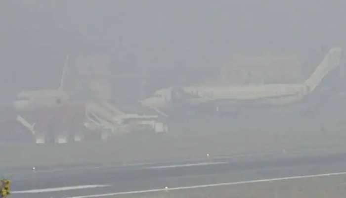 Dense fog delays several flights, trains to and from Delhi 