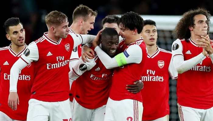 Arsenal walk out of tunnel against Crystal Palace with Kurt Angle's theme playing at Emirates, wrestler reacts