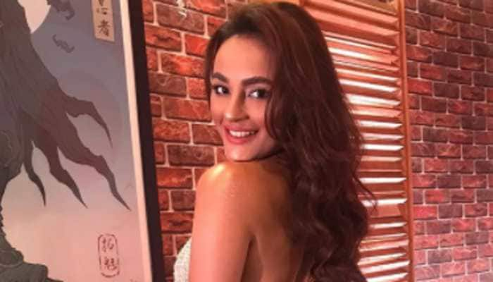 Hotness Alert! Seerat Kapoor flaunts her no make-up look from vacay