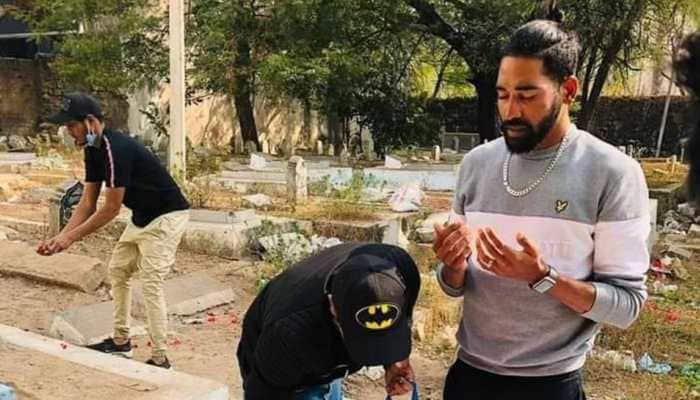 IND vs AUS: Mohammed Siraj drives straight to father&#039;s grave after landing in Hyderabad  