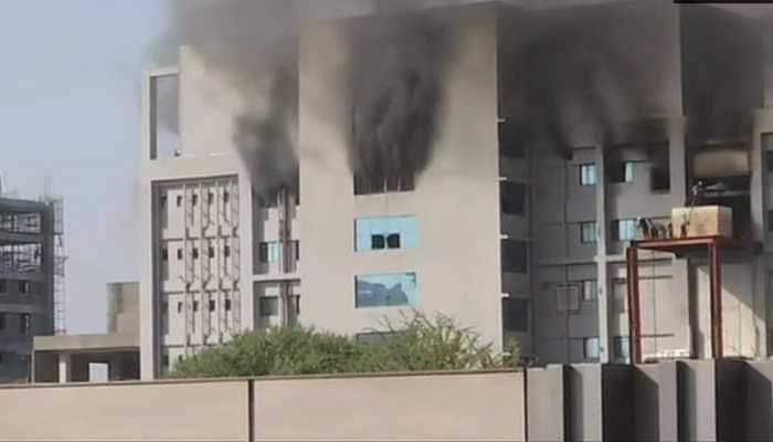 Massive fire breaks out at Terminal 1 gate of Pune&#039;s Serum Institute of India, 10 fire tenders rushed to spot