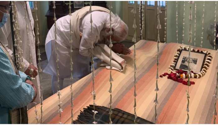 PM Narendra Modi arrives in Kolkata, pays tribute to Subhas Chandra Bose at Netaji Bhavan