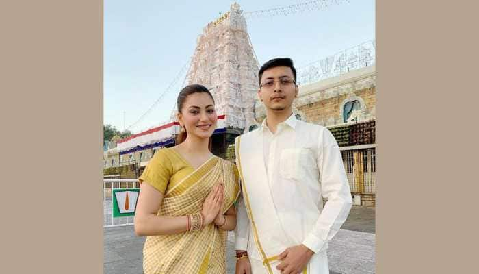 Urvashi Rautela offer prayers at Tirupati Balaji temple with her fam jam!