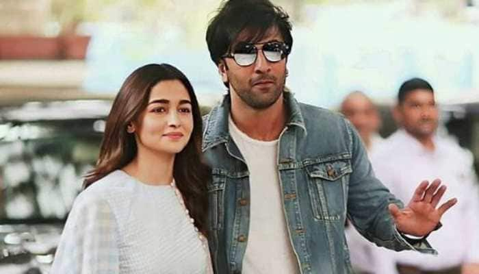 Alia Bhatt &#039;accidentally&#039; gives a sneak-peek of boyfriend Ranbir Kapoor&#039;s closet in new pic!