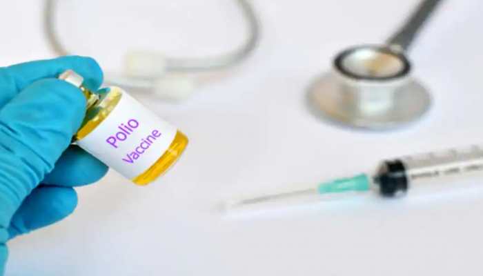 12 kids in Maharashtra's Yavatmal administered hand sanitiser drops instead of polio dose; condition stable 12 kids in Maharashtra's Yavatmal administered hand sanitiser drops instead of polio dose; condition stable