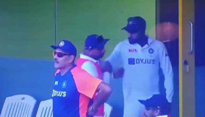 IND vs ENG: Mohammed Siraj grabs Kuldeep Yadav by the neck in dressing room; watch video
