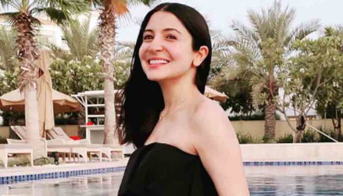 Anushka Sharma poses with daughter Vamika's burp cloth, check out cricketer Hardik Pandya comment