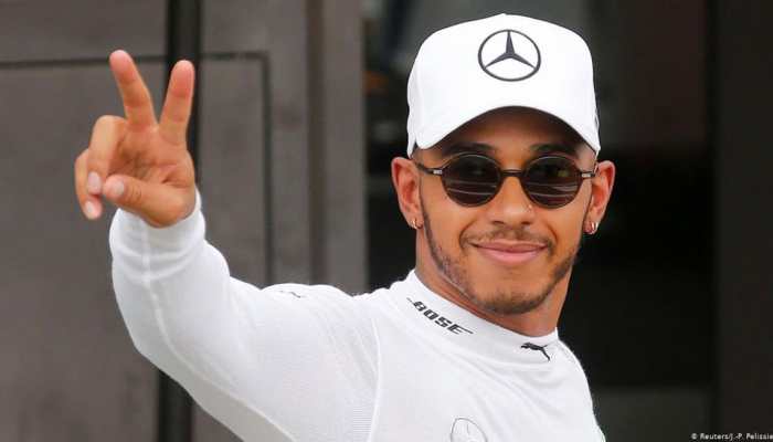 Lewis Hamilton signs new one-year contract with Mercedes