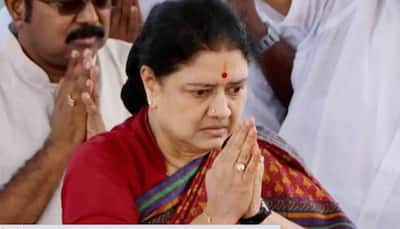 VK Sasikala pays tributes to MG Ramachandran statue at Ramapuram; political circles abuzz with her return in Tamil Nadu