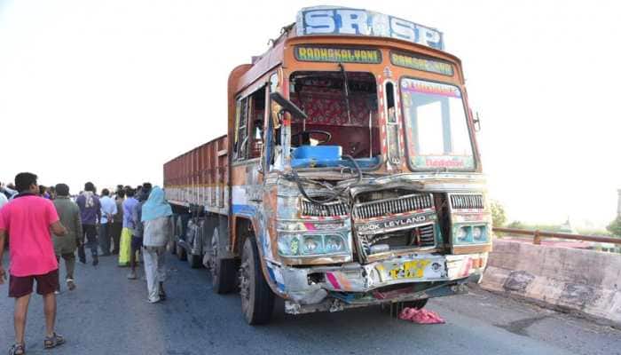 Andhra Pradesh: 14 killed, 10 injured in Kurnool after collision between bus, truck