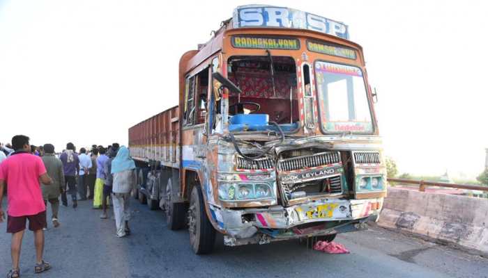 Andhra Pradesh: 14 killed, 10 injured in Kurnool after collision between bus, truck