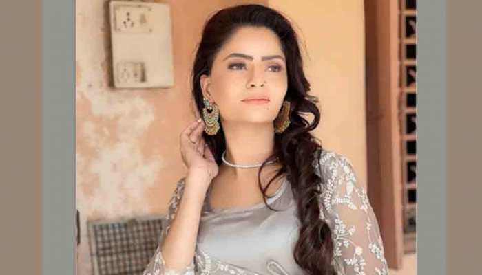 Actress Gehana Vasisth alleges she was forced into sexual act, charged with rape