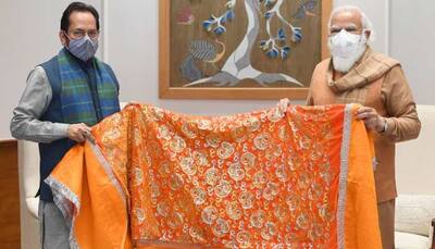 Union Minister Mukhtar Abbas Naqvi offers ‘Chadar’ at Dargah Ajmer Sharif on behalf of PM Narendra Modi