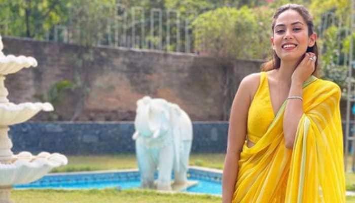 Mira Rajput&#039;s yellow chiffon Anita Dongre saree priced at Rs 35K is a perfect bet for summer weddings!