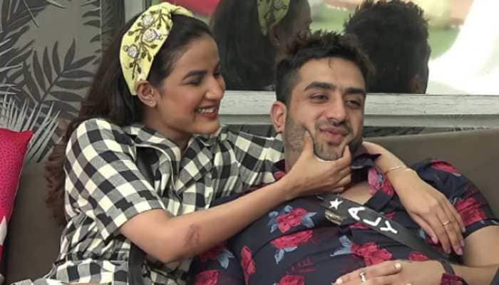 On Bigg Boss 14 fame Aly Goni&#039;s birthday, let&#039;s scroll through his romantic pics with ladylove Jasmin Bhasin!