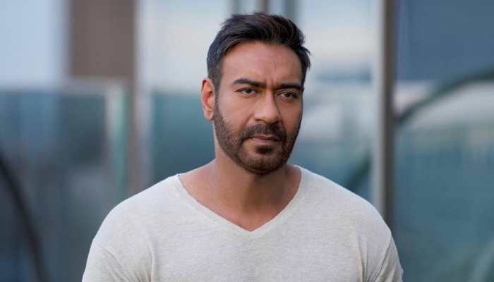 Ajay Devgn&#039;s car stopped on Mumbai road, man asks him to comment on farmers&#039; protest