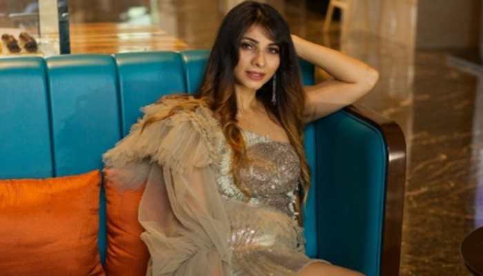 Birthday girl Tanishaa Mukerji's yoga by the beach in Maldives goes viral - Watch 