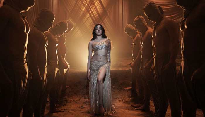 Janhvi Kapoor's smouldering dance in Nadiyon Paar song from Roohi is too hot to handle! Watch