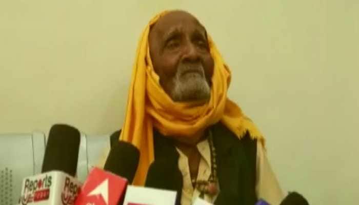 98-year-old sells ‘chana’ in Raebareli, UP government felicitates him for choosing to be ‘Aatmanirbhar’
