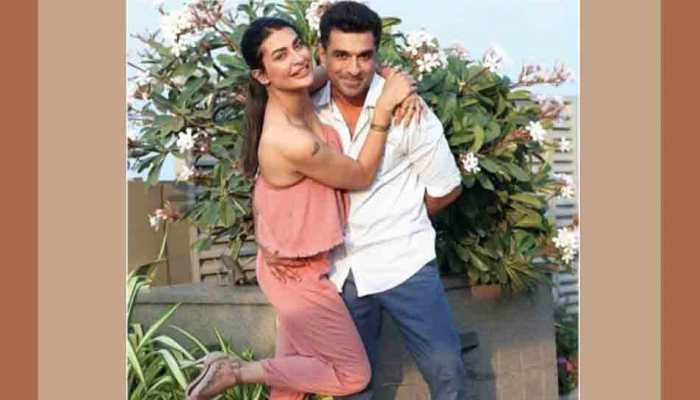Eijaz Khan shares mushy pictures with Pavitra Punia, she responds 'I love you Khansaab'