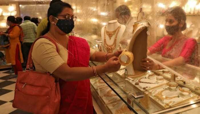Buyers rush to jewellery shops as gold prices dip to one-year low
