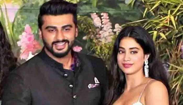 Arjun Kapoor Pens Heart Warming Note For Janhvi Kapoor Says You Shall Always Have My Support People News Zee News
