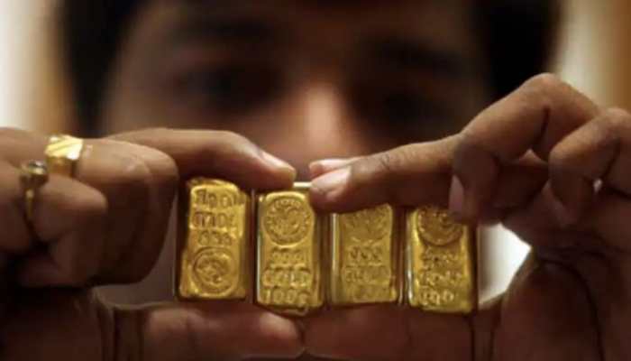 Gold prices down Rs 122, silver up Rs 587 in line with the weak international market