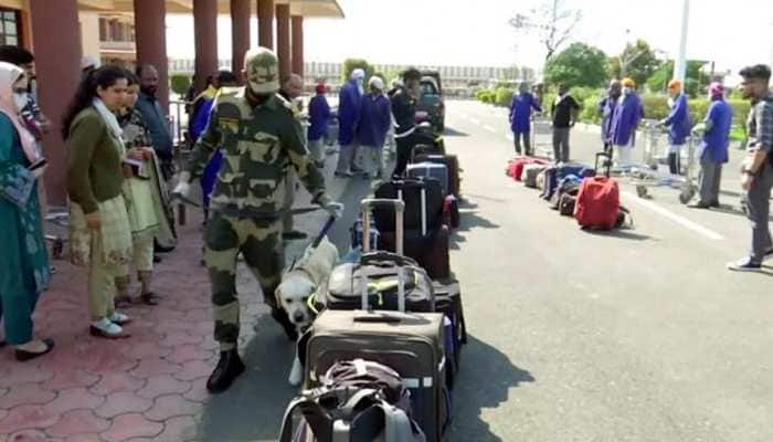 Stranded in India due to COVID-19 lockdown, 133 Pakistani nationals return home via Wagah border