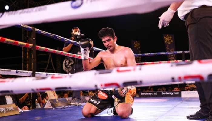 Vijender Singh&#039;s unbeaten run in professional boxing ends, lose to Artysh Lopsan in Goa