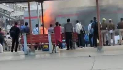 Fire breaks out on Delhi-Lucknow Shatabdi Express at Ghaziabad station