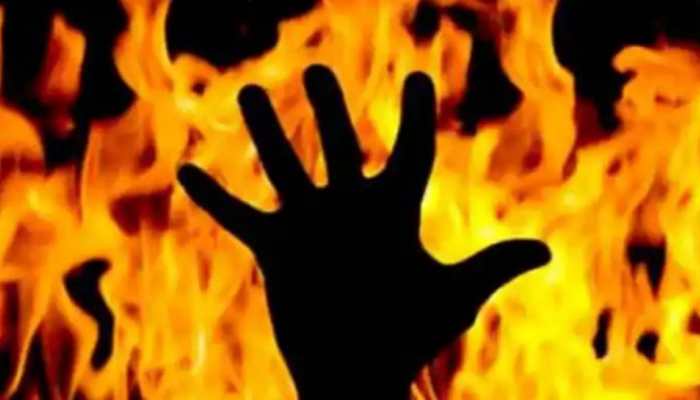 Woman takes father out to dinner, sets him on fire 