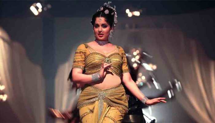 Thalaivi trailer to be launched today, Kangana Ranaut embodies J Jayalalithaa in new motion poster