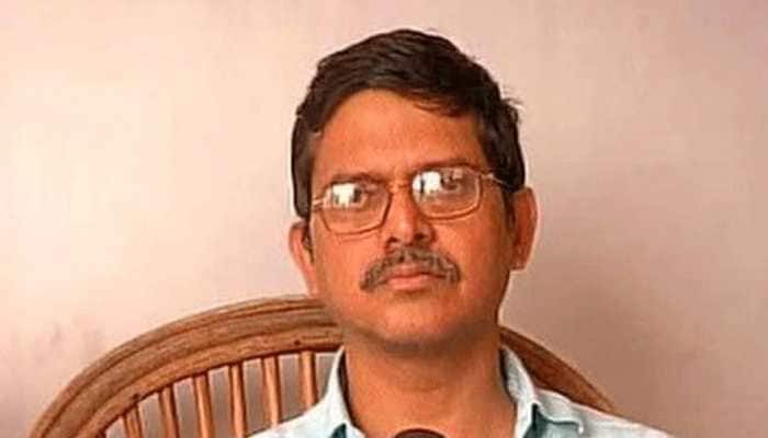 IPS officer Amitabh Thakur found &quot;not suitable&quot; to continue, retired prematurely