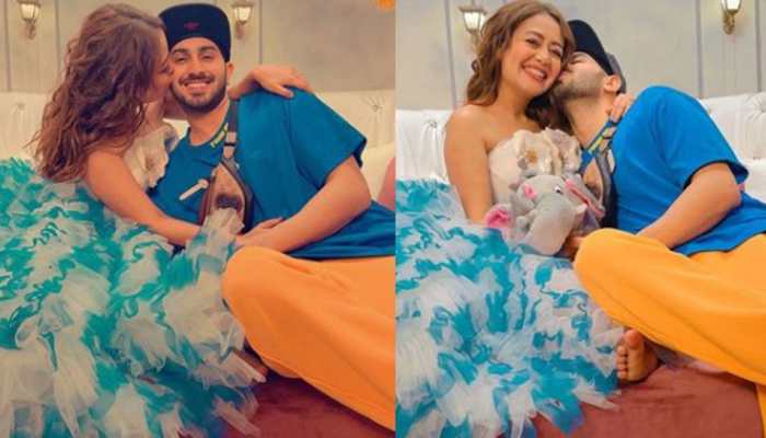 Neha Kakkar, hubby Rohanpreet Singh&#039;s pre-Holi pool party gets fam jam together, dance to Tera Suit song - Watch