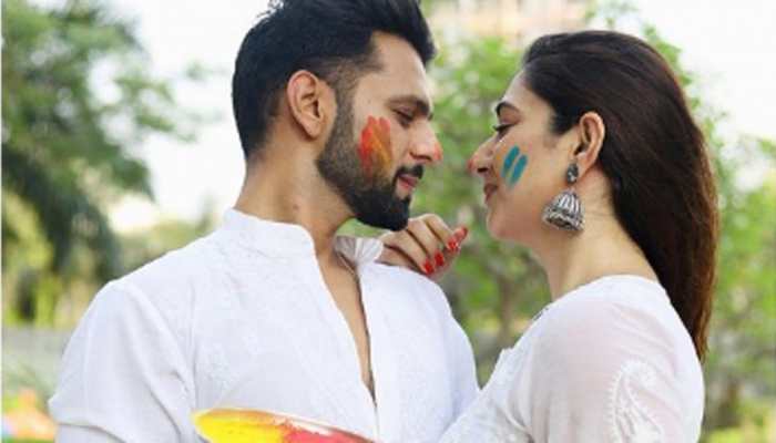Bigg Boss 14 fame Rahul Vaidya and ladylove Disha Parmar&#039;s Holi is filled with the colour of LOVE! 