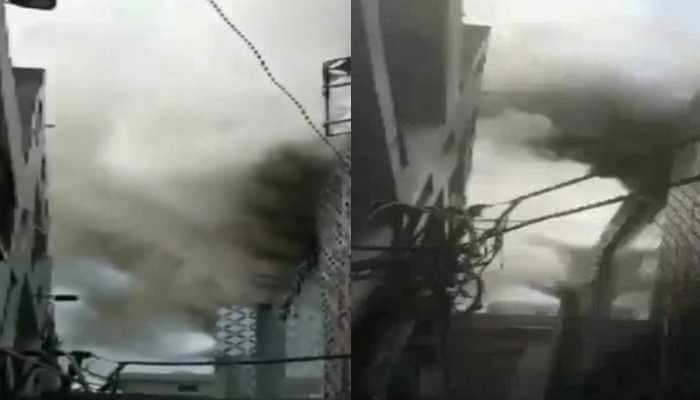 Massive fire breaks out at stationery godown in Delhi&#039;s Dilshad Garden -- Watch