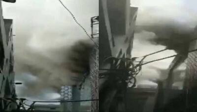 Massive fire breaks out at stationery godown in Delhi's Dilshad Garden -- Watch