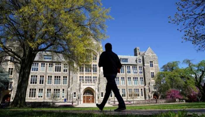 United States' universities divided over COVID-19 vaccination requirement for students