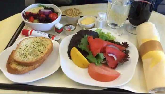 Govt bans on-board meals on flights with duration of less than 2 hours