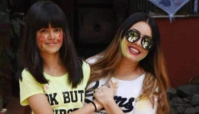 Mahima Chaudhry&#039;s teenage daughter Ariana Mukherji pics go viral, check them out!