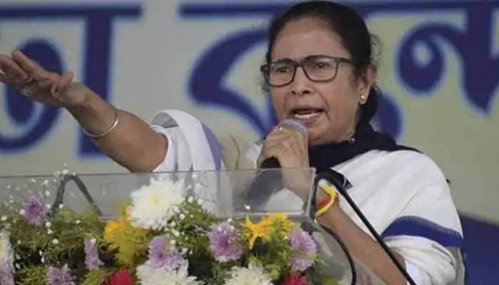 Mamata Banerjee to hold dharna against EC&#039;s decision to ban her from campaigning for 24 hours 
