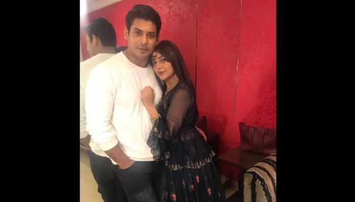 Sidharth Shukla defends Shehnaaz Gill after a Twitter user disapproves of her phone quality