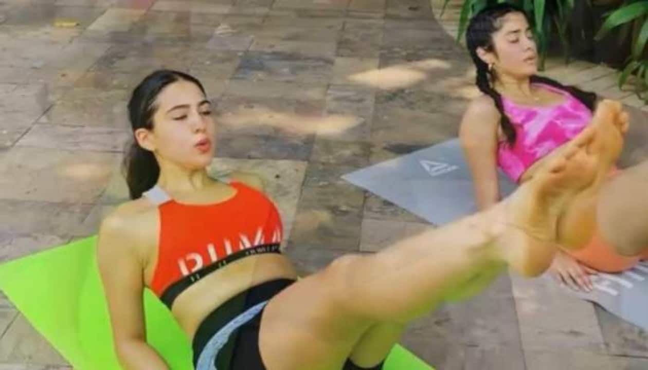 Janhvi Kapoor wears a sports bra and shorts to work out with Sara Ali Khan