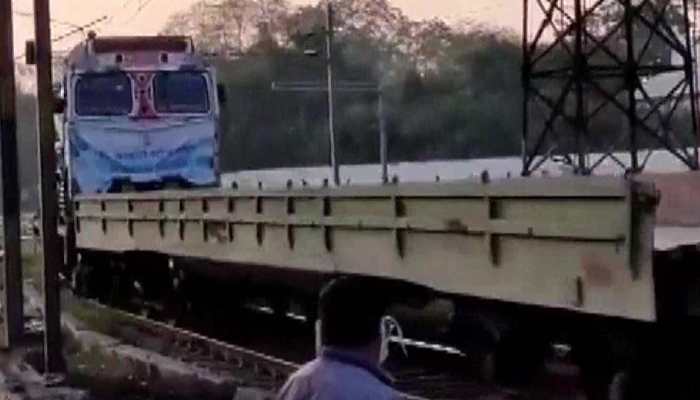 Special train carrying 30,000 litres of liquid medical oxygen arrives in Lucknow from Bokaro