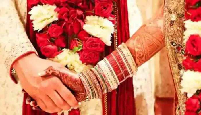 Didn&#039;t want to miss auspicious muhurat: Kerala couple ties knot in hospital after groom tests COVID-19 positive